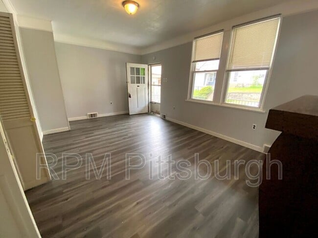 16 Marie Ave in Avalon, PA - Building Photo - Building Photo