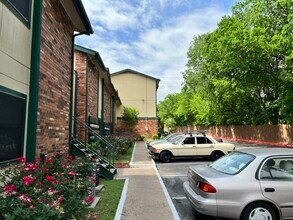 Cannon South in Austin, TX - Building Photo - Building Photo