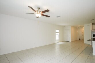 17855 Blissful Stars Dr in Lutz, FL - Building Photo - Building Photo