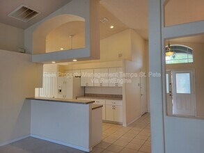 1314 Avonwood Ct in Lutz, FL - Building Photo - Building Photo