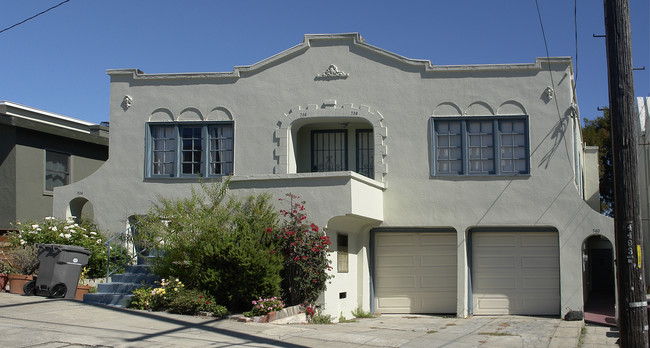 734-740 Hillgirt Cir in Oakland, CA - Building Photo - Building Photo