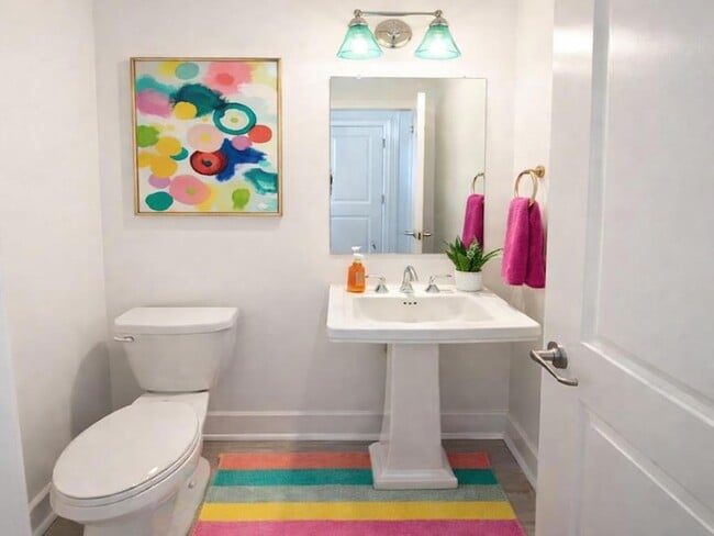 247 Lewis Fisher Dr in Ewing Township, NJ - Foto de edificio - Building Photo