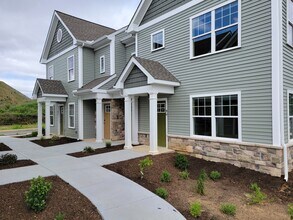 11 Yacht Ave, Unit E in Ephrata, PA - Building Photo - Building Photo