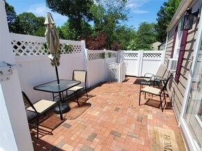 9 Harbor Hill Rd in East Setauket, NY - Building Photo - Building Photo