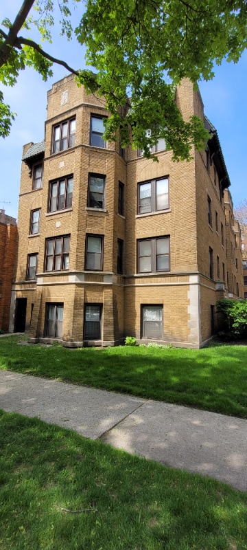 6926 S Oglesby Ave in Chicago, IL - Building Photo - Building Photo