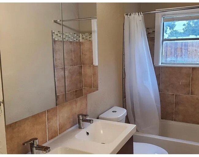 property at 5131 Lyndhurst Dr