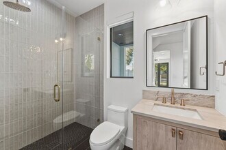 2502 N Highland Ave in Tampa, FL - Foto de edificio - Building Photo