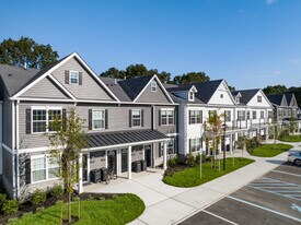 Heritage Pine Hills Country Club in Manorville, NY - Building Photo