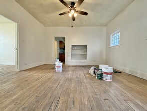 726 Porter St in San Antonio, TX - Building Photo - Building Photo