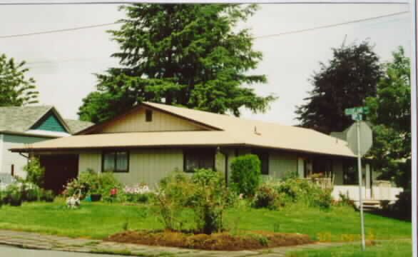 3621 26th St in Everett, WA - Foto de edificio