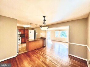5719 Rossmore Dr in Bethesda, MD - Building Photo - Building Photo