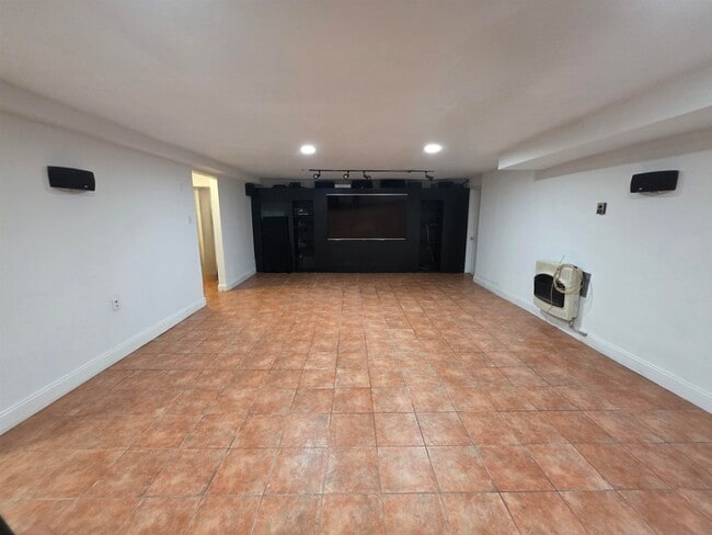 86 Keer Ave in Newark, NJ - Building Photo - Building Photo