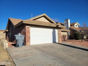 1465 Sierra De Oro Dr in El Paso, TX - Building Photo - Building Photo