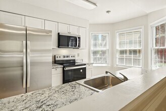 13 Academy Ln in Hampton, VA - Building Photo - Building Photo