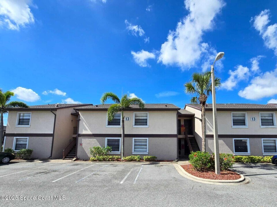 2809 Rhonda Ln in Melbourne, FL - Building Photo