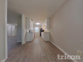 424 Westridge Rd in Elgin, SC - Foto de edificio - Building Photo