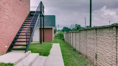 2 Fernwood Dr in Texarkana, TX - Building Photo - Building Photo