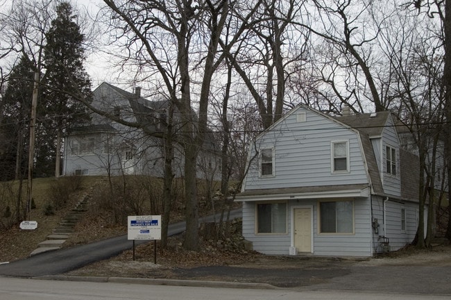 8415-8419 S Archer Ave in Willow Springs, IL - Foto de edificio - Building Photo