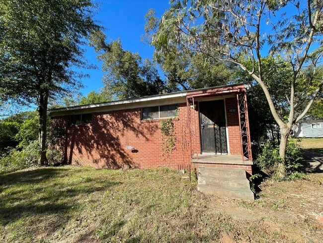 property at 3232 Sumner St