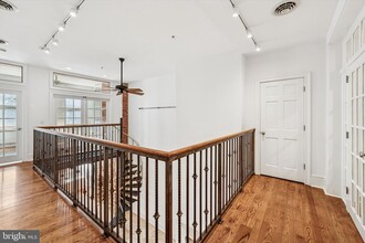 608 S 9th St, Unit 1 in Philadelphia, PA - Foto de edificio - Building Photo