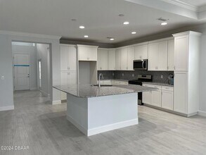 818 Bama Breeze Dr in Daytona Beach, FL - Building Photo - Building Photo