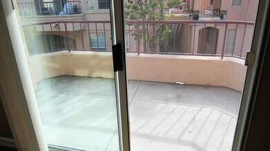 18692 Caminito Cantilena in San Diego, CA - Building Photo - Building Photo