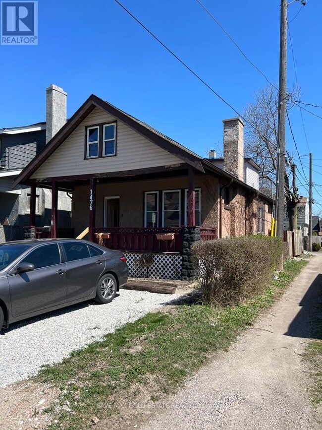 property at 1476 Dufferin Pl