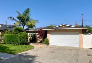 2026 Petaluma Ave in Long Beach, CA - Building Photo