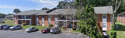 2829 N Ohenry Blvd in Greensboro, NC - Foto de edificio - Building Photo