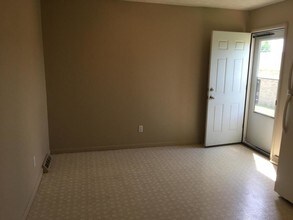 2114 Kenyon St in Louisville, OH - Building Photo - Building Photo