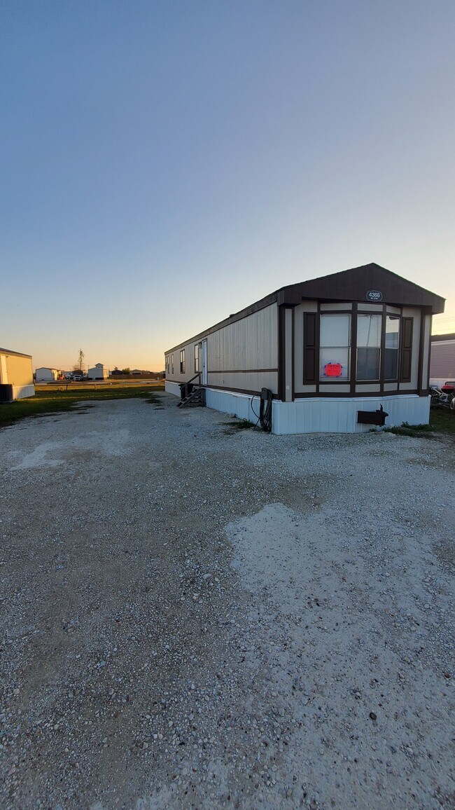 4366 Rd 5726 in Cleveland, TX - Building Photo - Building Photo