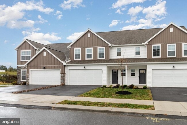 property at 7870 Briarwood Dr