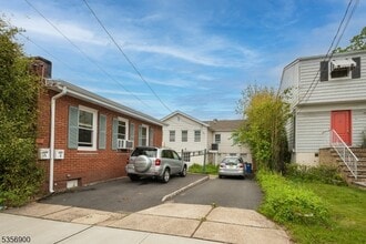 214 Woodcliff Ave in Little Falls, NJ - Building Photo - Building Photo