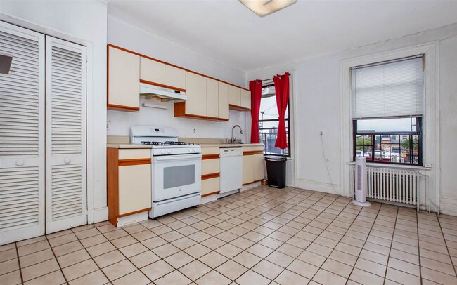 504 Washington St in Hoboken, NJ - Building Photo - Building Photo