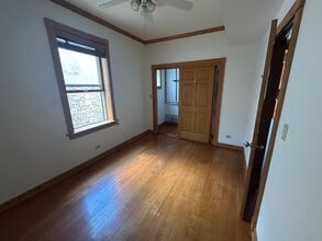 1310 W Cornelia Ave, Unit 3 in Chicago, IL - Building Photo - Building Photo