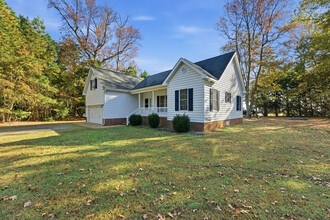 1611 York Rest Ln in Hayes, VA - Building Photo - Building Photo