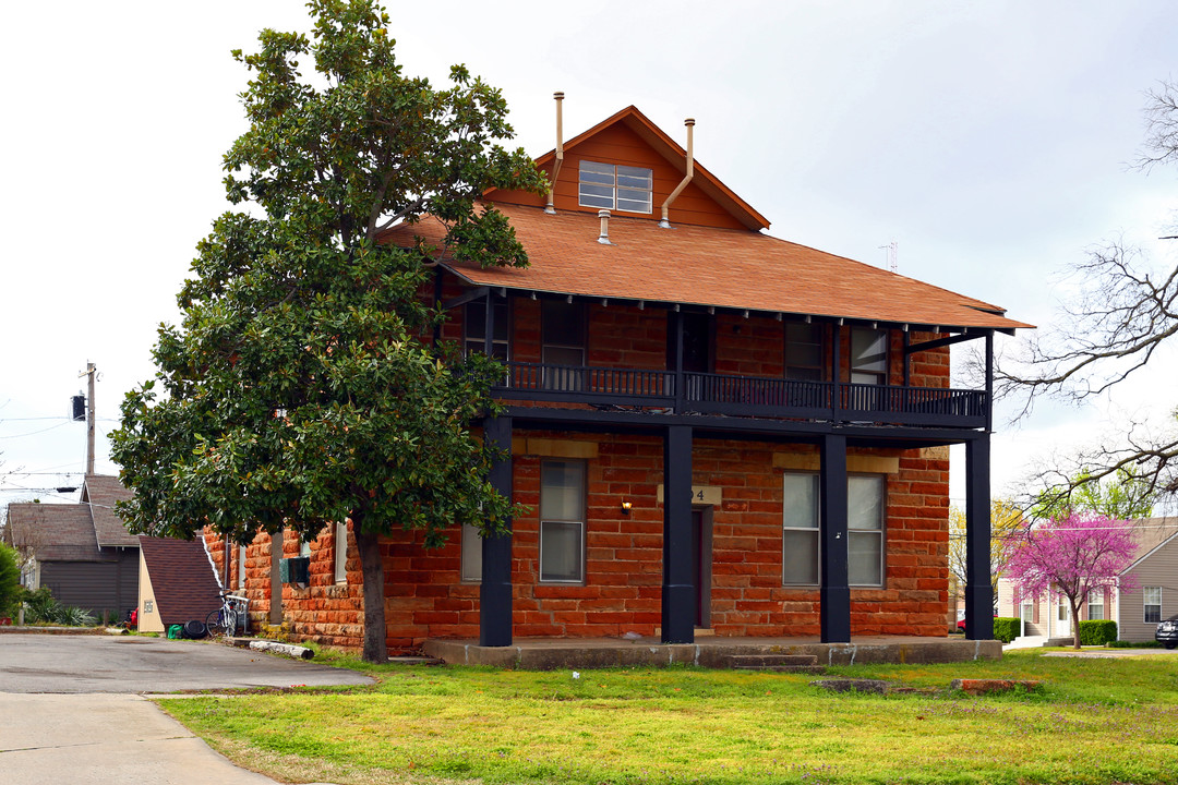 504 E Gray St in Norman, OK - Foto de edificio