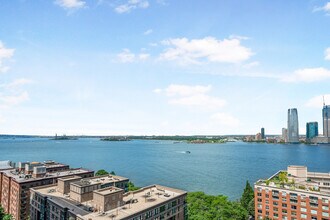 99 Battery Pl in New York, NY - Building Photo - Building Photo