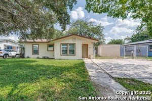 326 Sublett Dr in San Antonio, TX - Building Photo - Building Photo