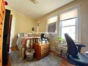 106 W Adams St, Unit 1st floor in Somerville, MA - Foto de edificio - Building Photo