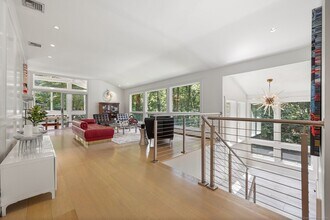 22 Sunswyck Rd in Darien, CT - Building Photo - Building Photo