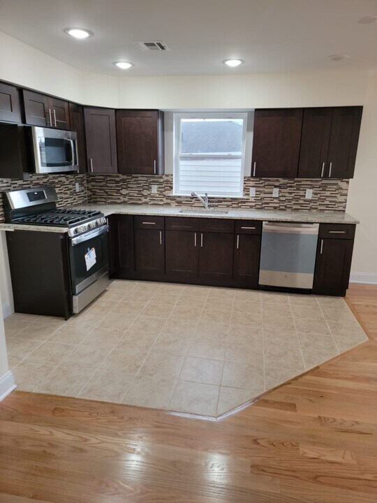 92 Schley St, Unit 2 in Newark, NJ - Building Photo