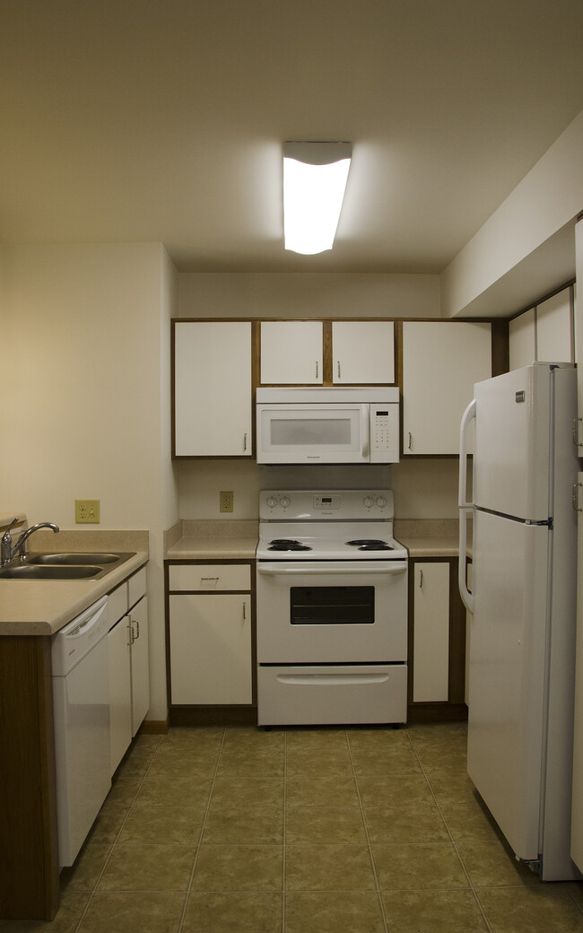 Westport Terrace Apartments in Keokuk, IA - Foto de edificio - Building Photo