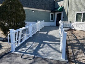 319 Main St in Barnstable, MA - Building Photo