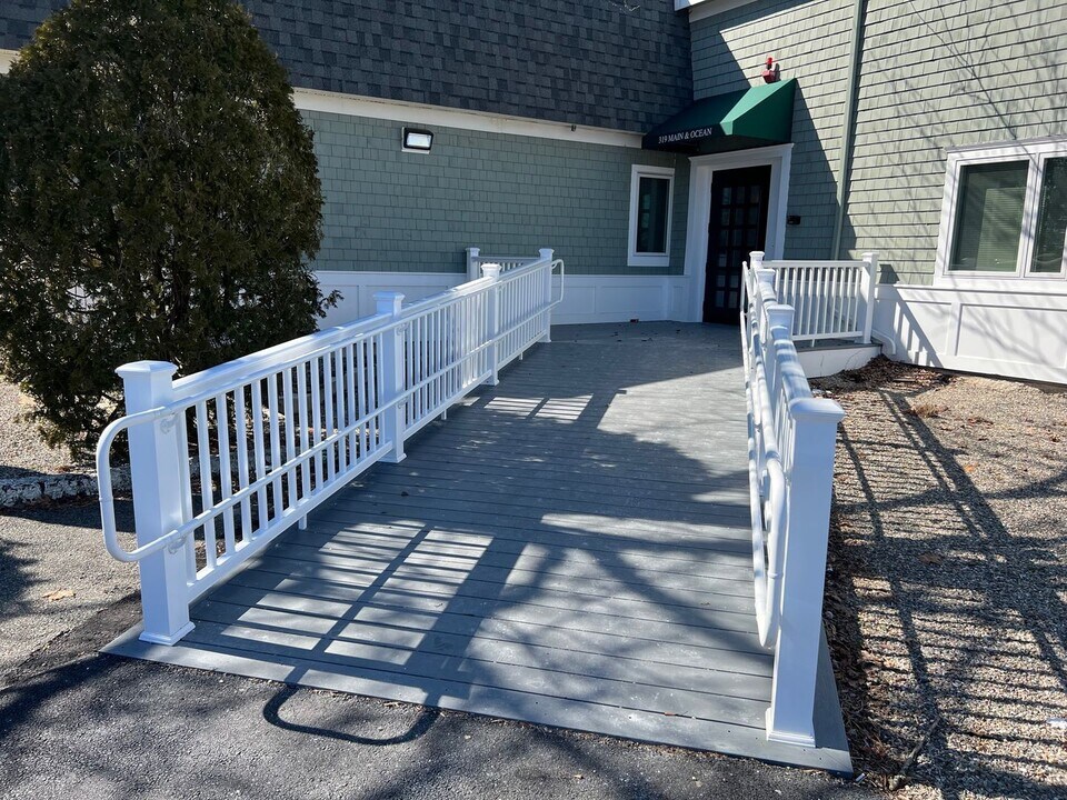 319 Main St in Barnstable, MA - Building Photo