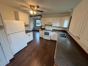 1208 J St in Centralia, WA - Building Photo - Building Photo