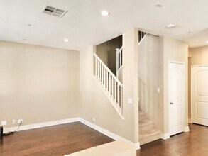 112 Hedge Bloom in Irvine, CA - Building Photo - Building Photo