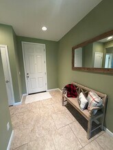 1381 Canyoncreek St in Hanford, CA - Building Photo - Building Photo