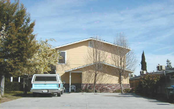 500 W Hawkeye Ave in Turlock, CA - Building Photo - Building Photo