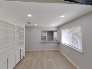 2625 Sam Houston Dr in Garland, TX - Building Photo - Building Photo